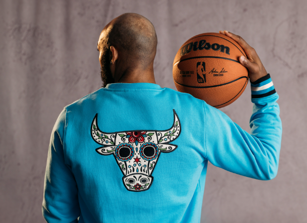 los bulls sweat shirt